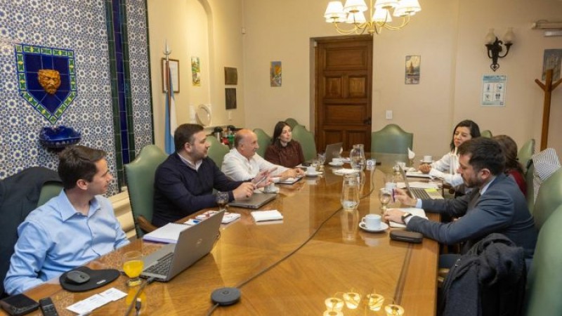 Mendoza y la Agencia Francesa para el Desarrollo impulsan proyectos en energía e infraestructura